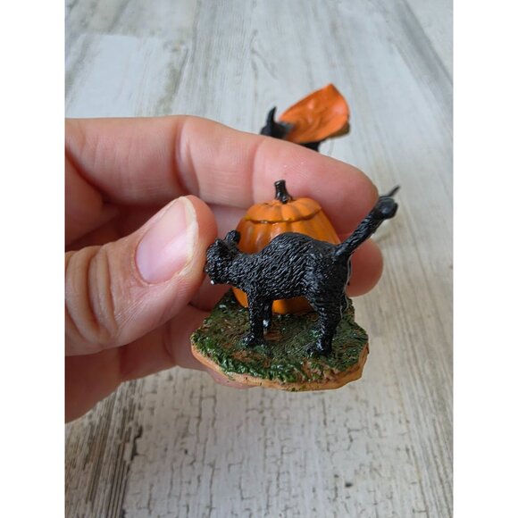 Lemax flying witch cat pumpkin dog Halloween accessory people - Picture 2 of 6